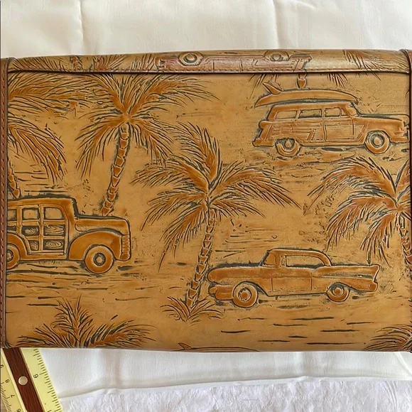 Brahmin Brown Embossed Clutch with Gold Clasp - Picture 7 of 9